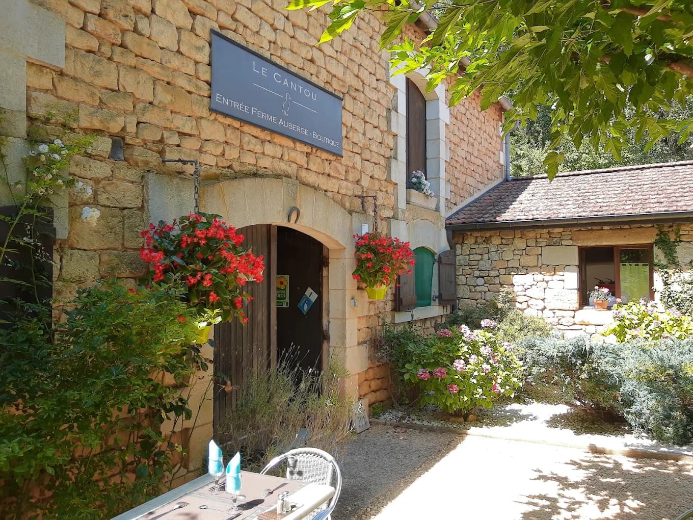 Ferme auberge du Cantou — photo 1